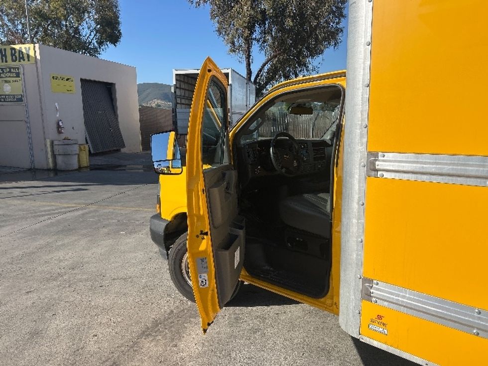 Light Duty Box Truck-Light and Medium Duty Trucks-GMC-2021-Savana G33903-San Marcos-CA-74,051\n\t\tmiles-$ 29,000 - Image 16