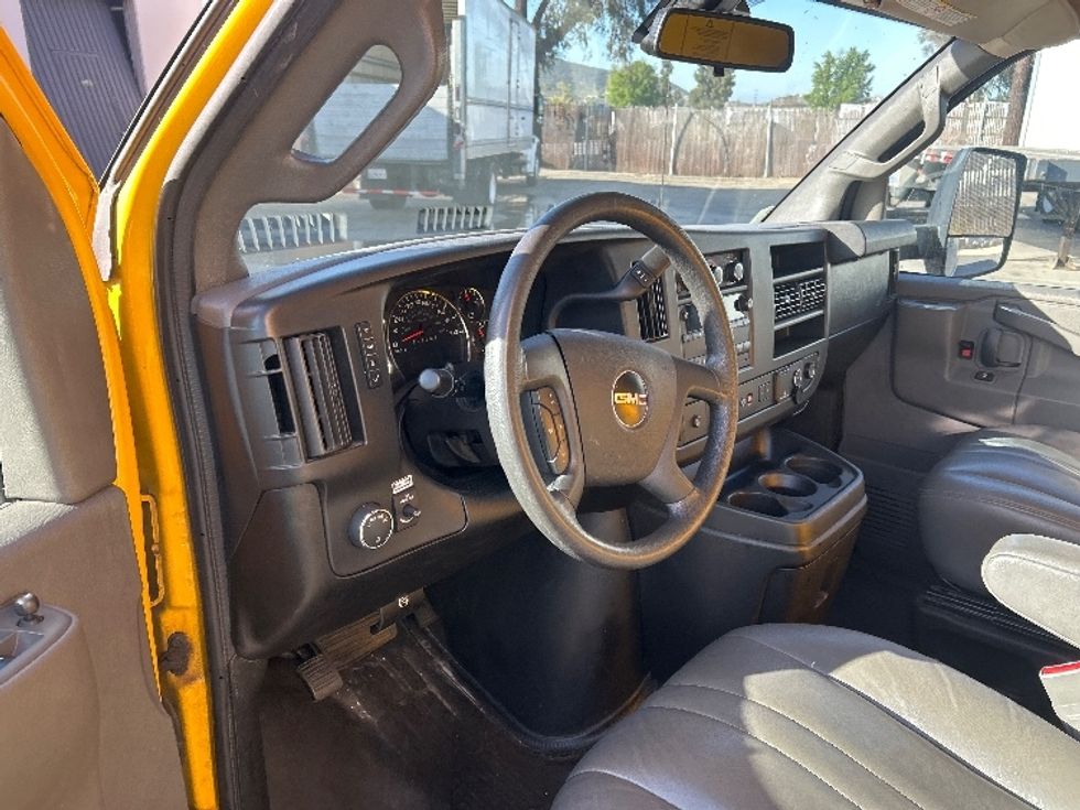 Light Duty Box Truck-Light and Medium Duty Trucks-GMC-2021-Savana G33903-San Marcos-CA-74,051\n\t\tmiles-$ 29,000 - Image 17