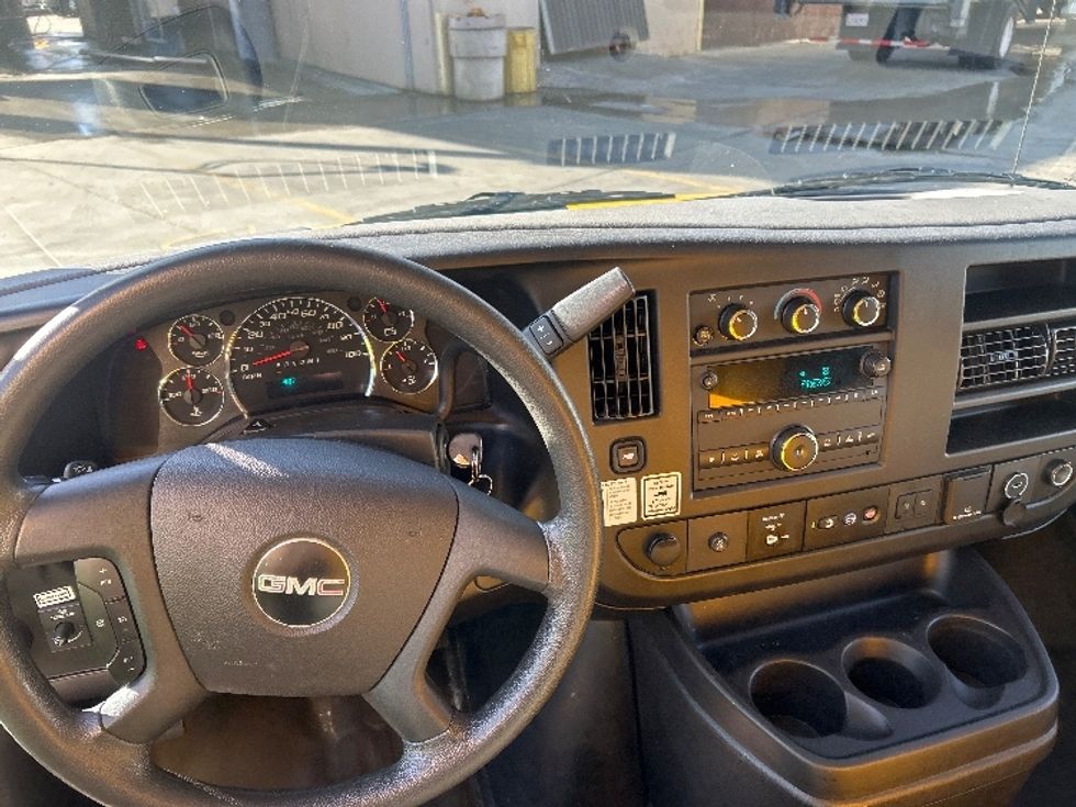 Light Duty Box Truck-Light and Medium Duty Trucks-GMC-2021-Savana G33903-San Marcos-CA-74,051\n\t\tmiles-$ 29,000 - Image 18