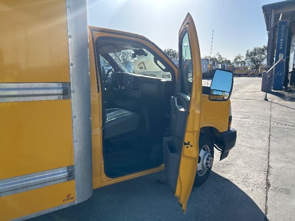 Light Duty Box Truck-Light and Medium Duty Trucks-GMC-2021-Savana G33903-San Marcos-CA-74,051\n\t\tmiles-$ 29,000 - Image 20
