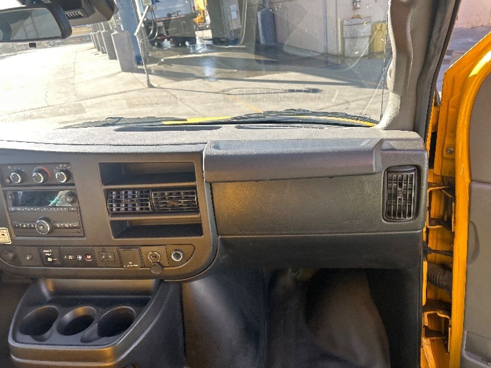 Light Duty Box Truck-Light and Medium Duty Trucks-GMC-2021-Savana G33903-San Marcos-CA-74,051\n\t\tmiles-$ 29,000 - Image 21