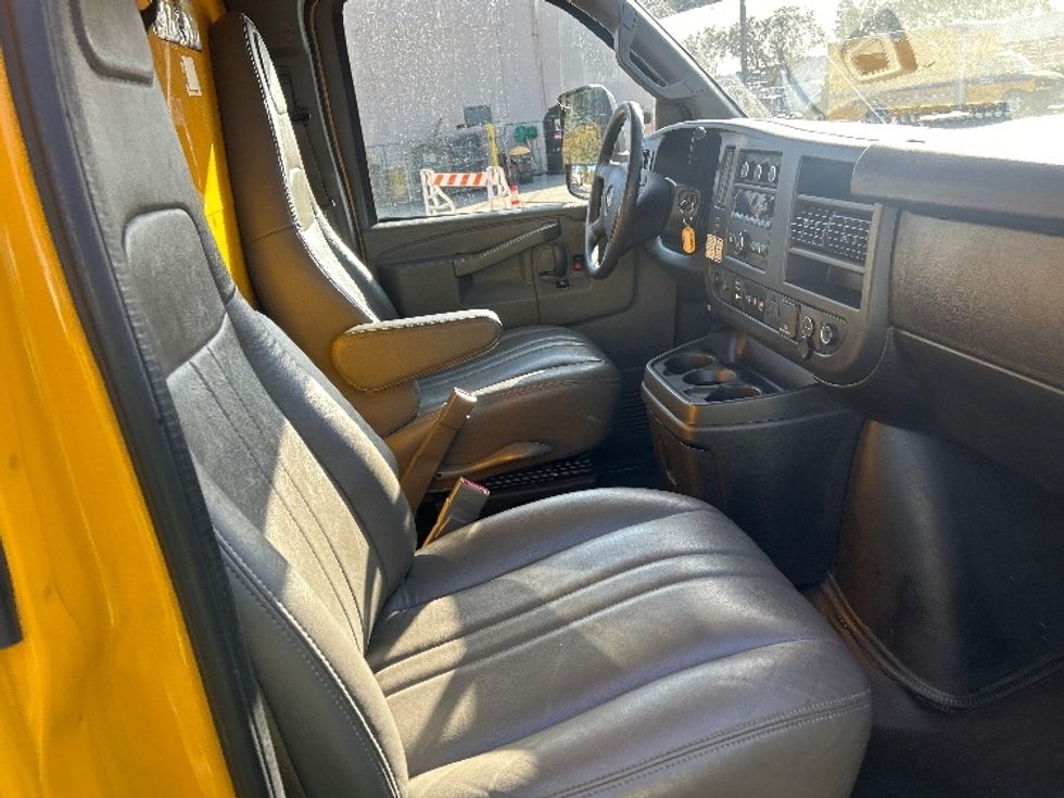 Light Duty Box Truck-Light and Medium Duty Trucks-GMC-2021-Savana G33903-San Marcos-CA-74,051\n\t\tmiles-$ 29,000 - Image 22