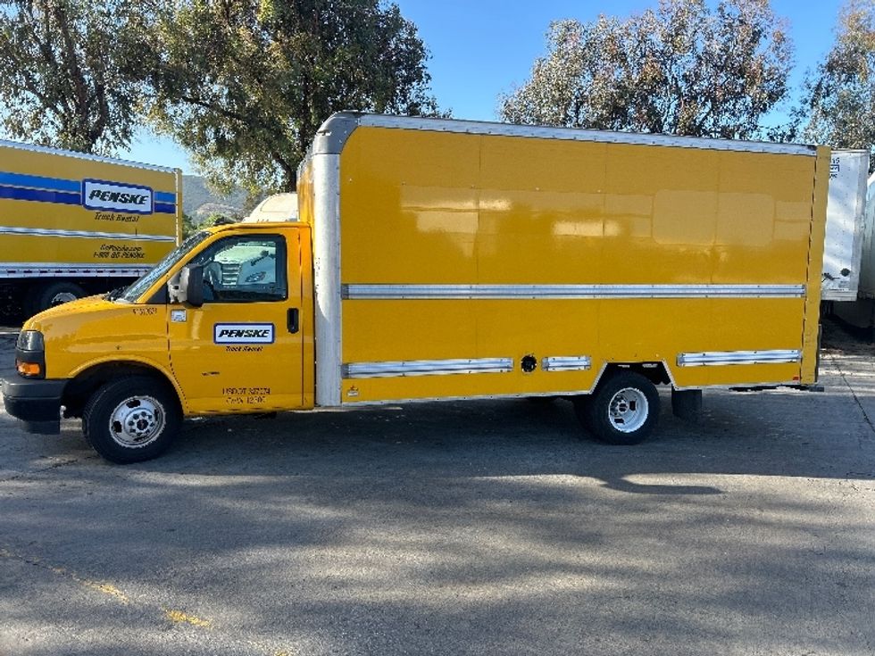 Light Duty Box Truck-Light and Medium Duty Trucks-GMC-2021-Savana G33903-San Marcos-CA-74,051\n\t\tmiles-$ 29,000 - Image 4