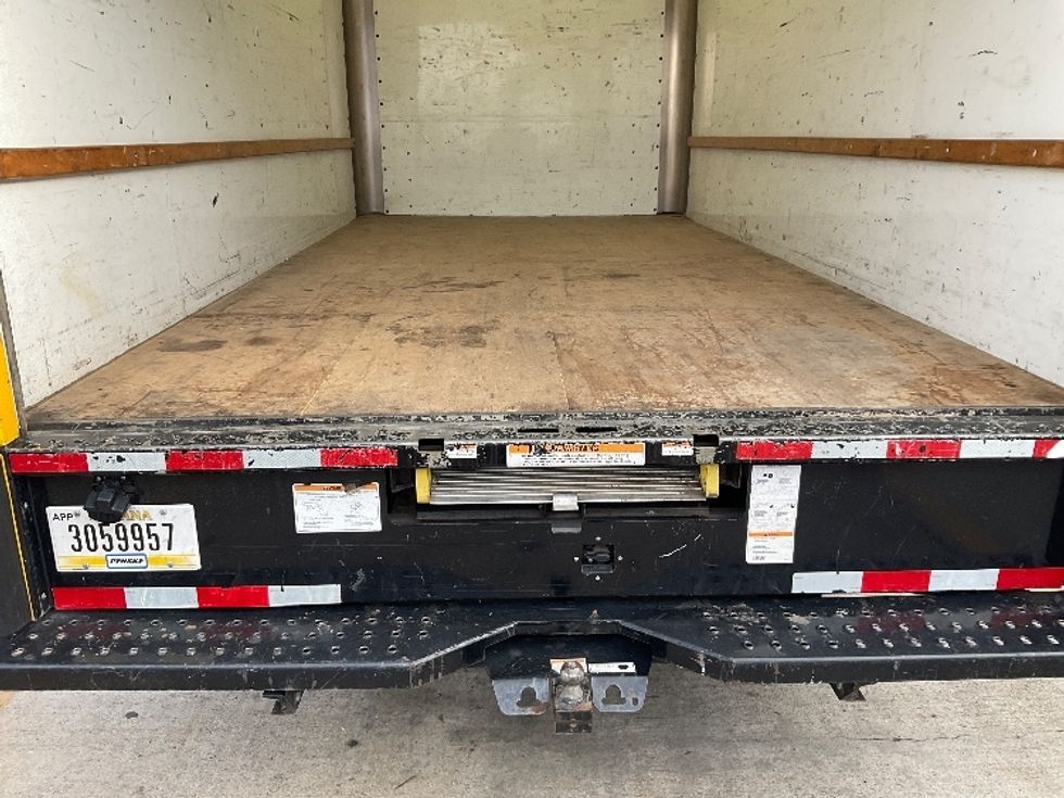 Light Duty Box Truck-Light and Medium Duty Trucks-GMC-2021-Savana G33903-San Marcos-CA-76,347\n\t\tmiles-$ 33,000 - Image 10