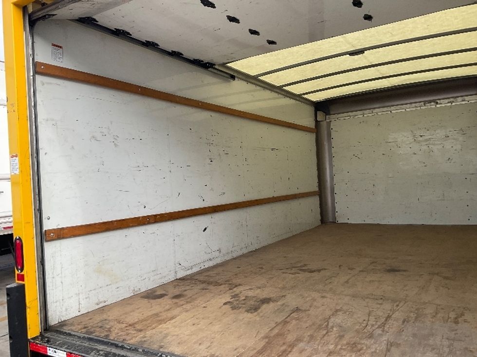 Light Duty Box Truck-Light and Medium Duty Trucks-GMC-2021-Savana G33903-San Marcos-CA-76,347\n\t\tmiles-$ 33,000 - Image 11