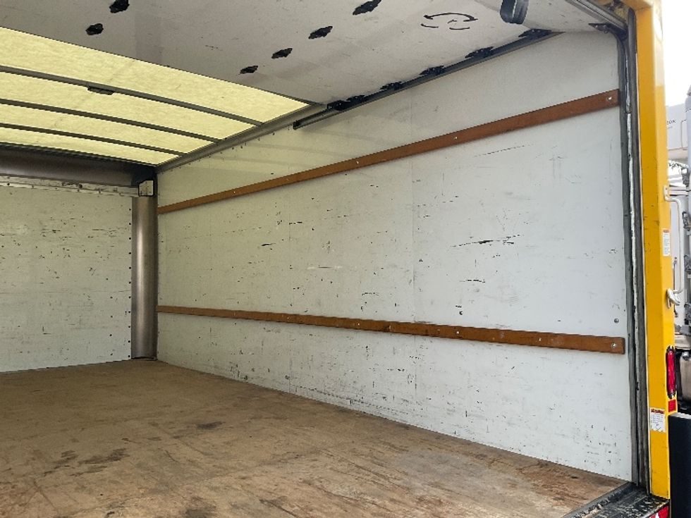 Light Duty Box Truck-Light and Medium Duty Trucks-GMC-2021-Savana G33903-San Marcos-CA-76,347\n\t\tmiles-$ 33,000 - Image 12