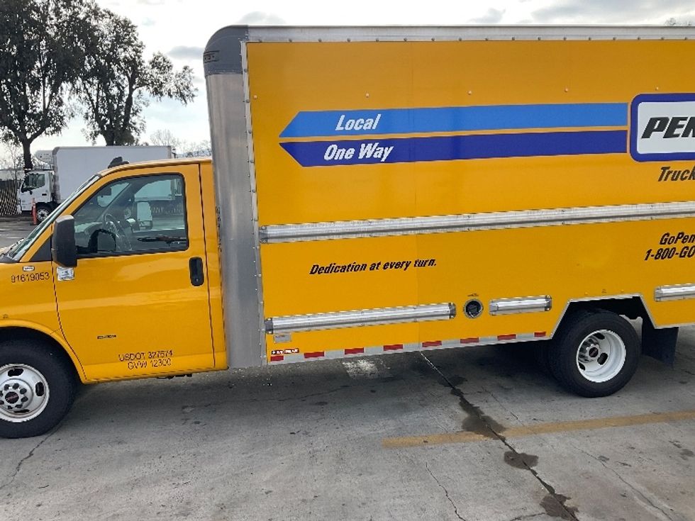 Light Duty Box Truck-Light and Medium Duty Trucks-GMC-2021-Savana G33903-San Marcos-CA-76,347\n\t\tmiles-$ 33,000 - Image 4