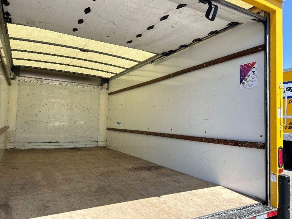 Light Duty Box Truck-Light and Medium Duty Trucks-GMC-2021-Savana G33903-San Marcos-CA-77,094\n\t\tmiles-$ 28,750 - Image 12