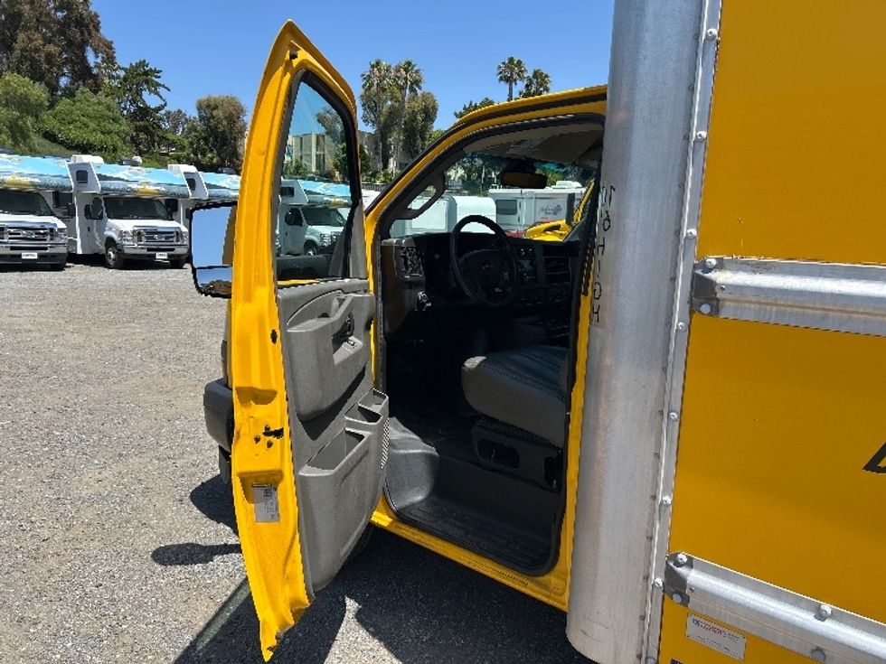 Light Duty Box Truck-Light and Medium Duty Trucks-GMC-2021-Savana G33903-San Marcos-CA-77,094\n\t\tmiles-$ 28,750 - Image 16