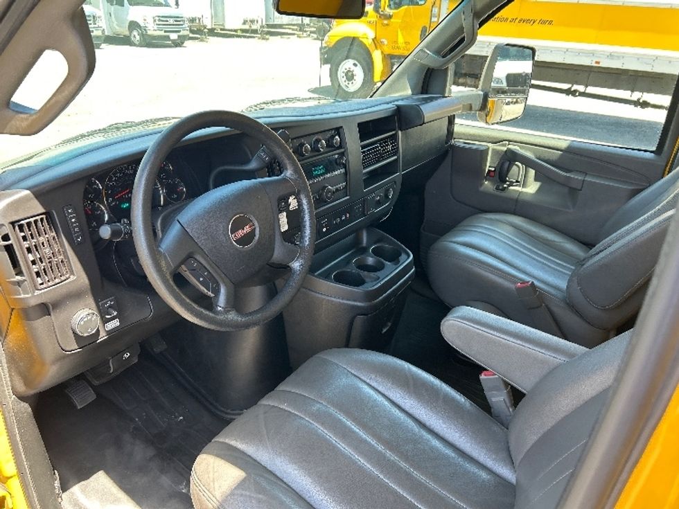 Light Duty Box Truck-Light and Medium Duty Trucks-GMC-2021-Savana G33903-San Marcos-CA-77,094\n\t\tmiles-$ 28,750 - Image 17
