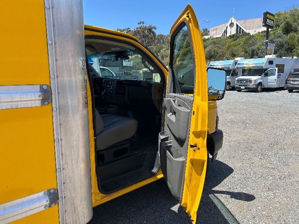 Light Duty Box Truck-Light and Medium Duty Trucks-GMC-2021-Savana G33903-San Marcos-CA-77,094\n\t\tmiles-$ 28,750 - Image 20