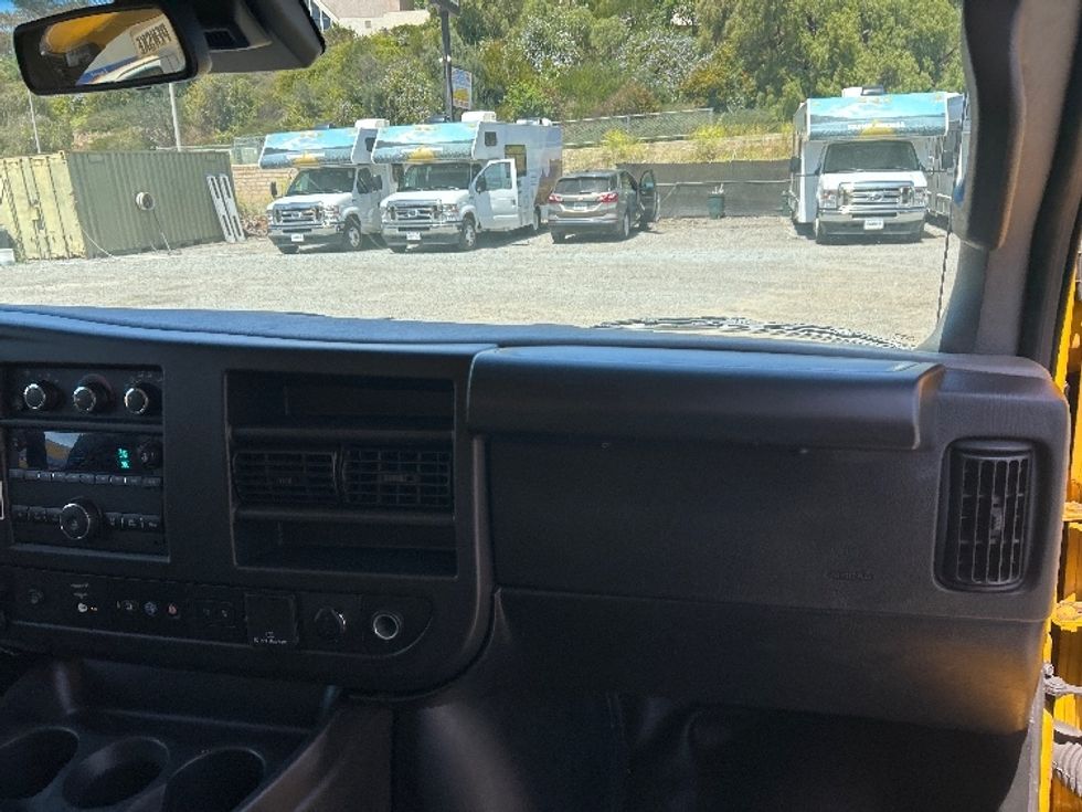 Light Duty Box Truck-Light and Medium Duty Trucks-GMC-2021-Savana G33903-San Marcos-CA-77,094\n\t\tmiles-$ 28,750 - Image 21