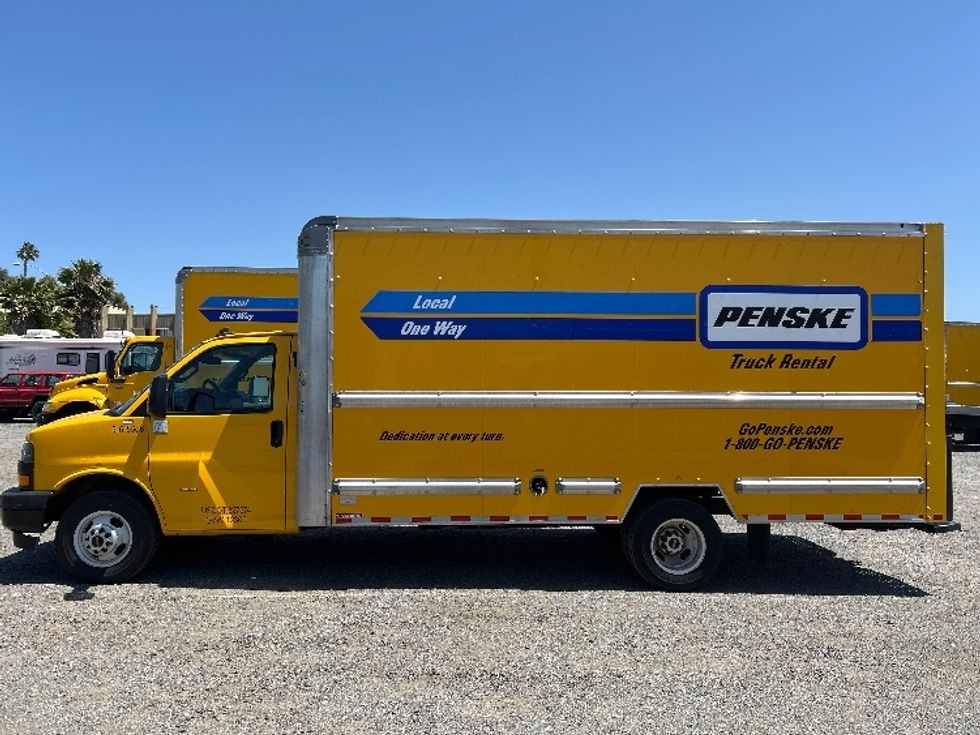 Light Duty Box Truck-Light and Medium Duty Trucks-GMC-2021-Savana G33903-San Marcos-CA-77,094\n\t\tmiles-$ 28,750 - Image 4