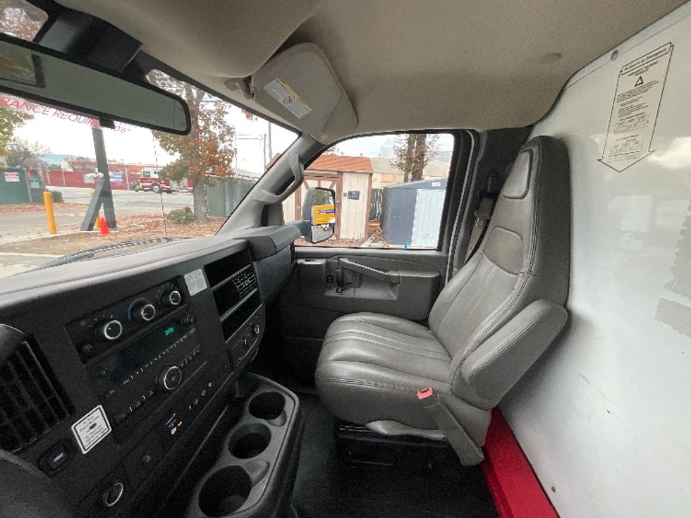 Light Duty Box Truck-Light and Medium Duty Trucks-GMC-2021-Savana G33903-Santa Clara-CA-93,702\n\t\tmiles-$ 29,750 - Image 19