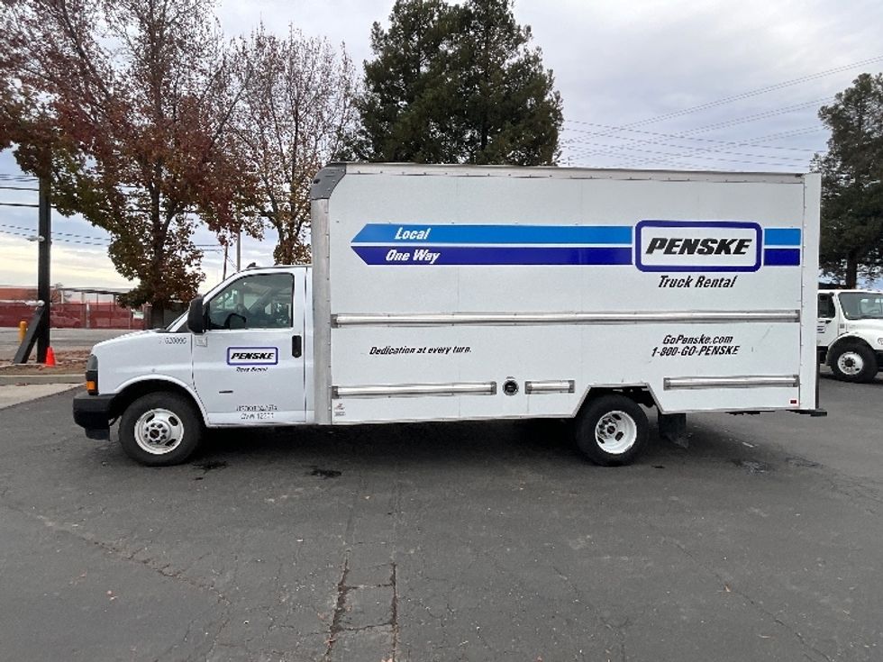 Light Duty Box Truck-Light and Medium Duty Trucks-GMC-2021-Savana G33903-Santa Clara-CA-93,702\n\t\tmiles-$ 29,750 - Image 4