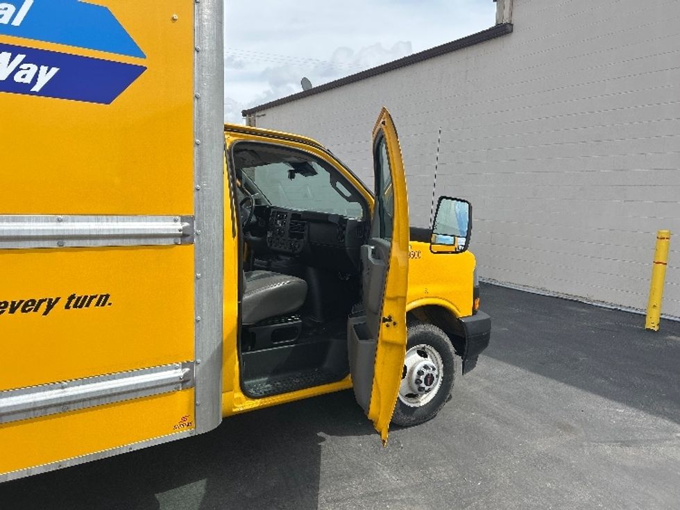 Light Duty Box Truck-Light and Medium Duty Trucks-GMC-2021-Savana G33903-Santa Maria-CA-105,903\n\t\tmiles-$ 24,500 - Image 20