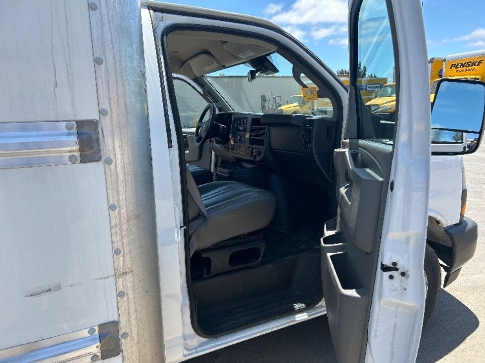 Light Duty Box Truck-Light and Medium Duty Trucks-GMC-2021-Savana G33903-Santa Maria-CA-85,402\n\t\tmiles-$ 29,250 - Image 20