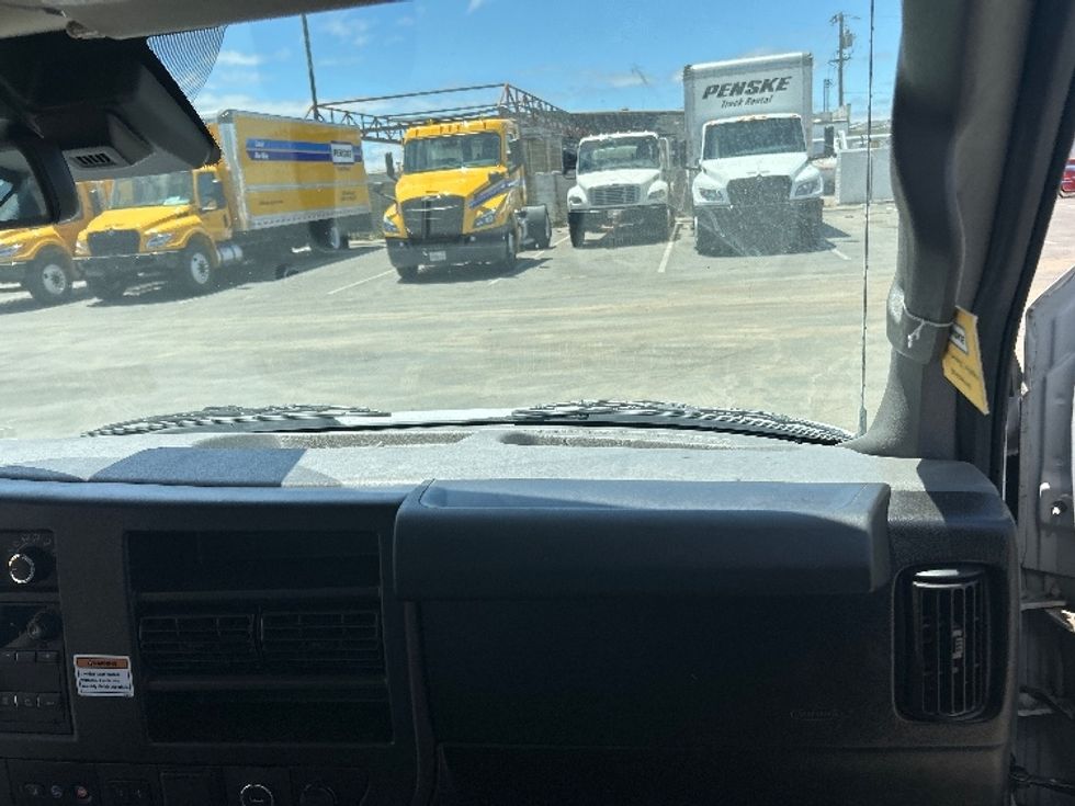 Light Duty Box Truck-Light and Medium Duty Trucks-GMC-2021-Savana G33903-Santa Maria-CA-85,402\n\t\tmiles-$ 29,250 - Image 21
