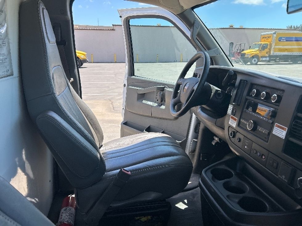 Light Duty Box Truck-Light and Medium Duty Trucks-GMC-2021-Savana G33903-Santa Maria-CA-85,402\n\t\tmiles-$ 29,250 - Image 22