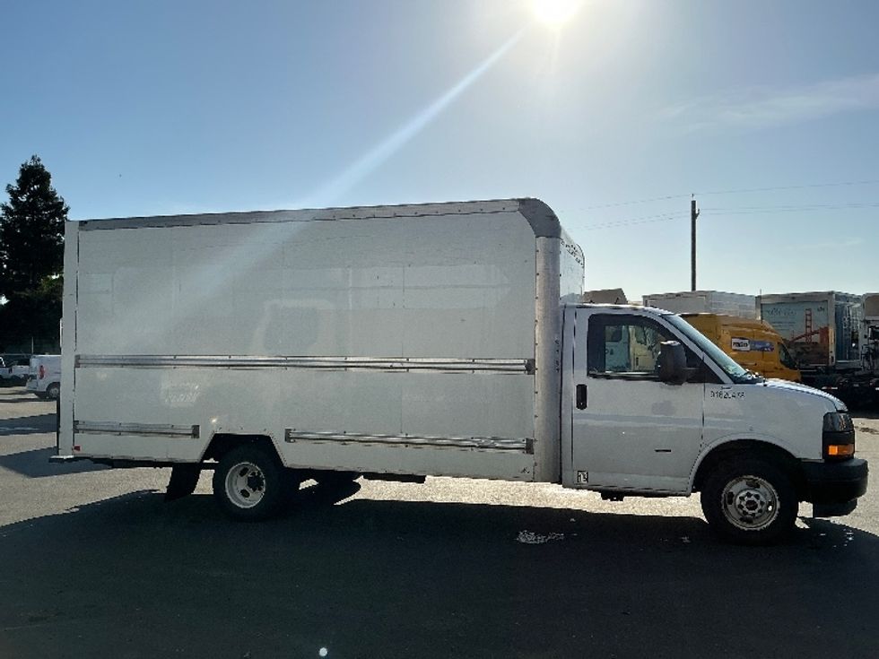 Light Duty Box Truck-Light and Medium Duty Trucks-GMC-2021-Savana G33903-Santa Rosa-CA-87,684\n\t\tmiles-$ 34,500 - Image 15