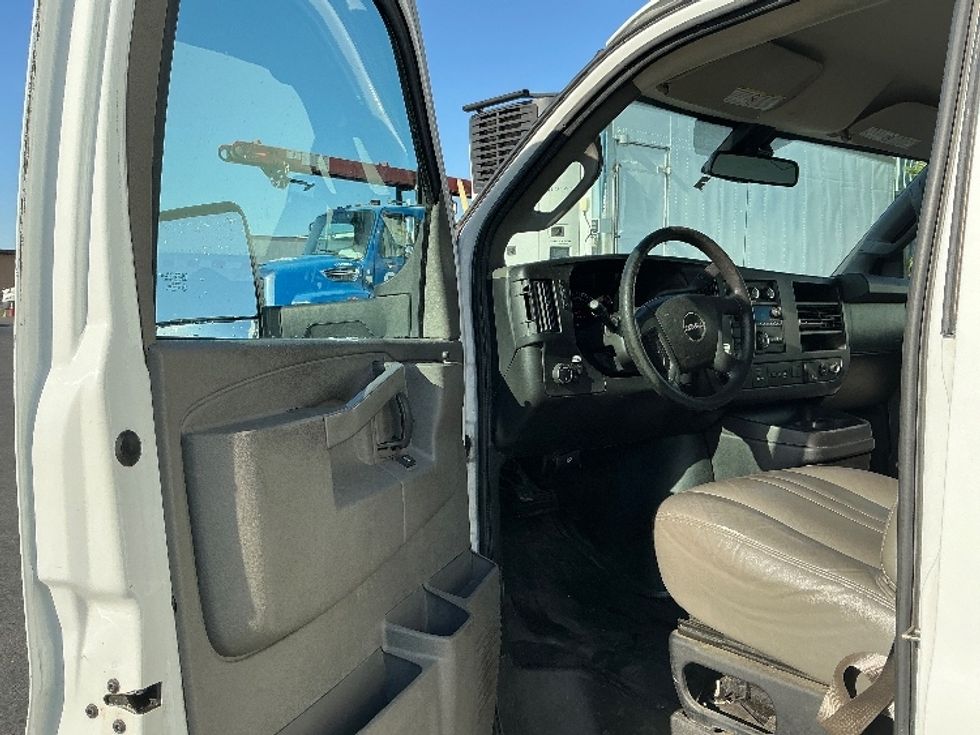 Light Duty Box Truck-Light and Medium Duty Trucks-GMC-2021-Savana G33903-Santa Rosa-CA-87,684\n\t\tmiles-$ 34,500 - Image 16