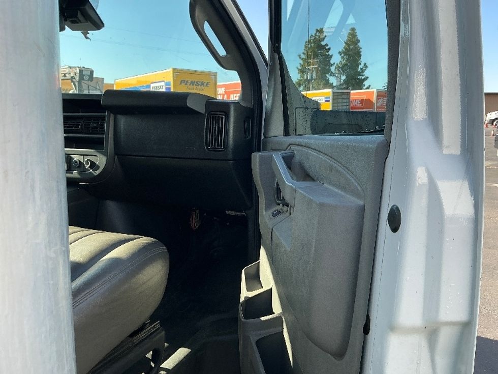 Light Duty Box Truck-Light and Medium Duty Trucks-GMC-2021-Savana G33903-Santa Rosa-CA-87,684\n\t\tmiles-$ 34,500 - Image 20