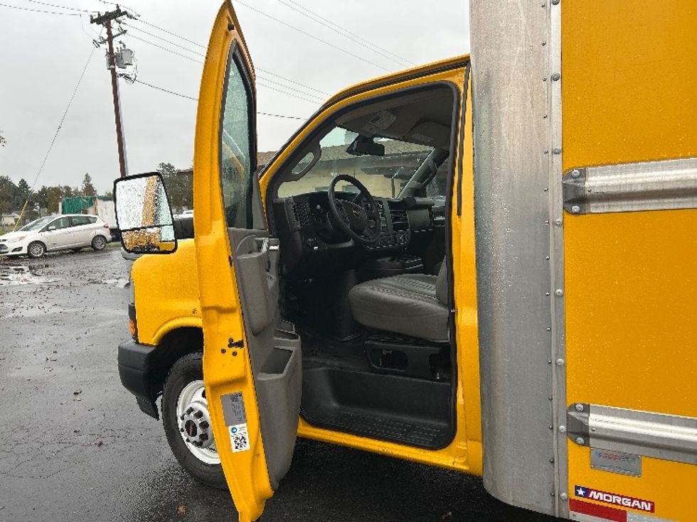 Light Duty Box Truck-Light and Medium Duty Trucks-GMC-2021-Savana G33903-Santa Rosa-CA-91,117\n\t\tmiles-$ 28,750 - Image 13