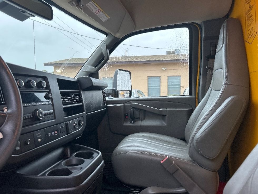 Light Duty Box Truck-Light and Medium Duty Trucks-GMC-2021-Savana G33903-Santa Rosa-CA-91,117\n\t\tmiles-$ 28,750 - Image 16