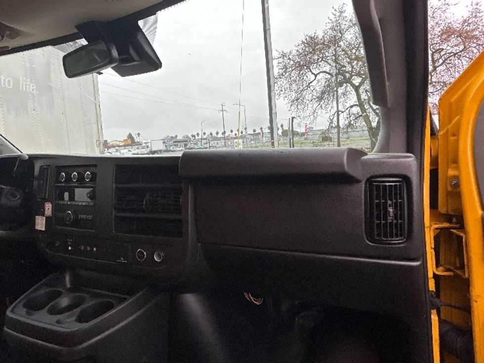 Light Duty Box Truck-Light and Medium Duty Trucks-GMC-2021-Savana G33903-Santa Rosa-CA-91,117\n\t\tmiles-$ 28,750 - Image 18