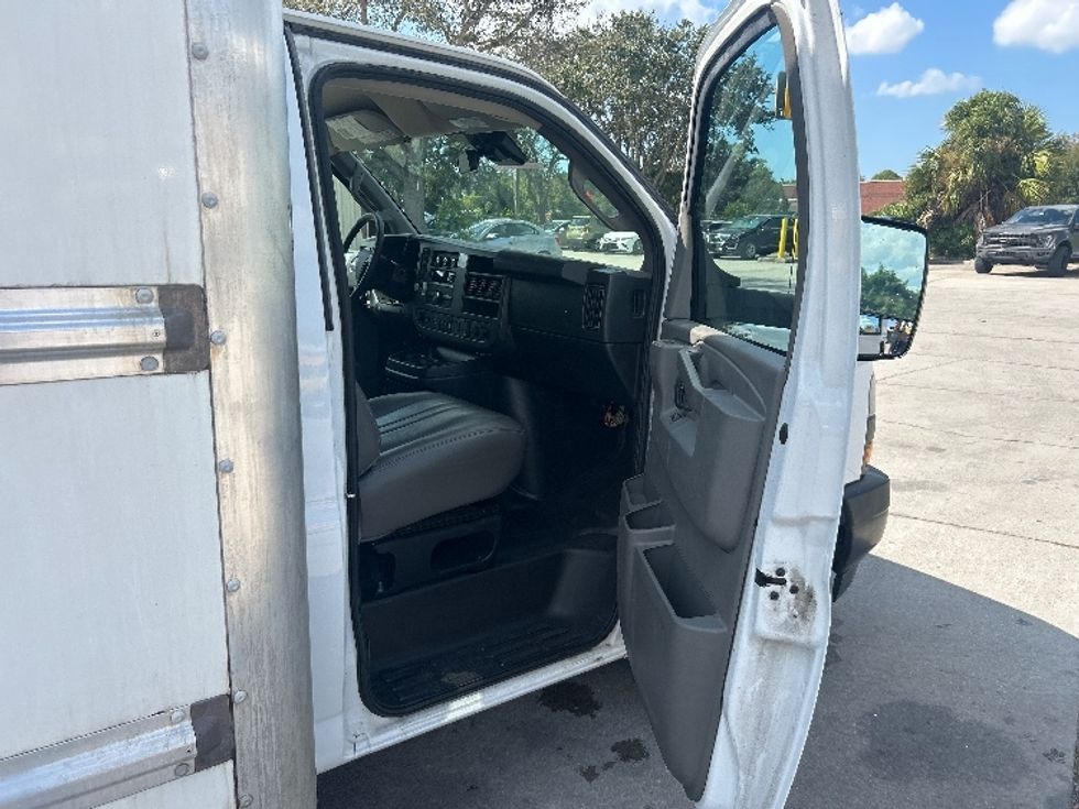 Light Duty Box Truck-Light and Medium Duty Trucks-GMC-2021-Savana G33903-Sarasota-FL-107,460\n\t\tmiles-$ 30,500 - Image 15