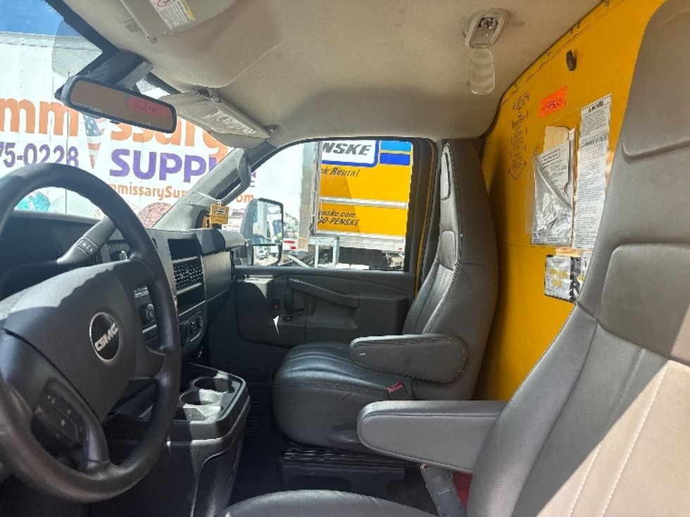 Light Duty Box Truck-Light and Medium Duty Trucks-GMC-2021-Savana G33903-Sarasota-FL-136,787\n\t\tmiles-$ 21,250 - Image 19