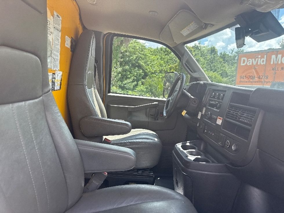 Light Duty Box Truck-Light and Medium Duty Trucks-GMC-2021-Savana G33903-Sarasota-FL-136,787\n\t\tmiles-$ 21,250 - Image 22