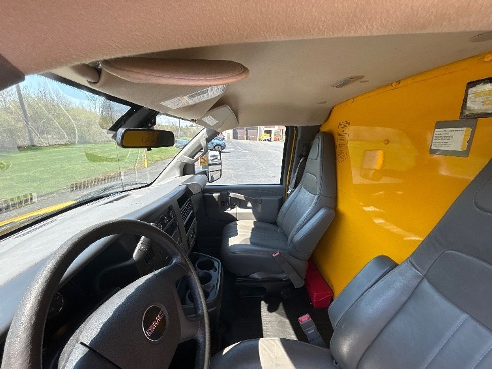 Light Duty Box Truck-Light and Medium Duty Trucks-GMC-2021-Savana G33903-Sarasota-FL-78,216\n\t\tmiles-$ 27,750 - Image 19