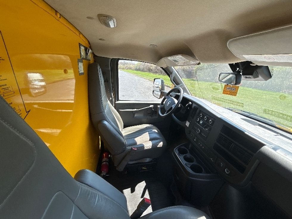 Light Duty Box Truck-Light and Medium Duty Trucks-GMC-2021-Savana G33903-Sarasota-FL-78,216\n\t\tmiles-$ 27,750 - Image 22