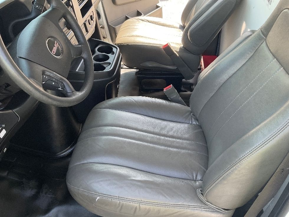 Light Duty Box Truck-Light and Medium Duty Trucks-GMC-2021-Savana G33903-Sarasota-FL-87,480\n\t\tmiles-$ 31,250 - Image 19