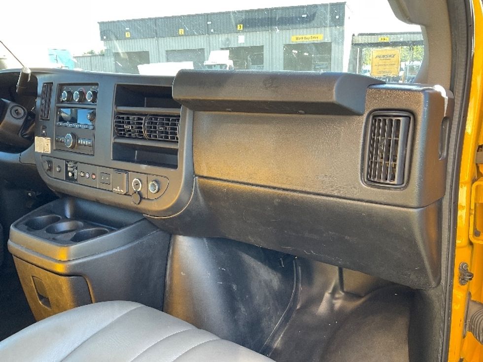 Light Duty Box Truck-Light and Medium Duty Trucks-GMC-2021-Savana G33903-Scarborough-ME-117,466\n\t\tmiles-$ 20,500 - Image 20