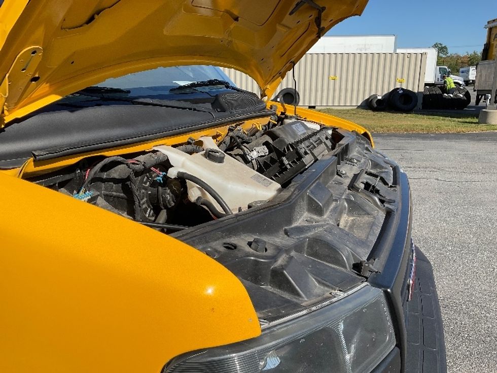 Light Duty Box Truck-Light and Medium Duty Trucks-GMC-2021-Savana G33903-Scarborough-ME-117,466\n\t\tmiles-$ 20,500 - Image 22