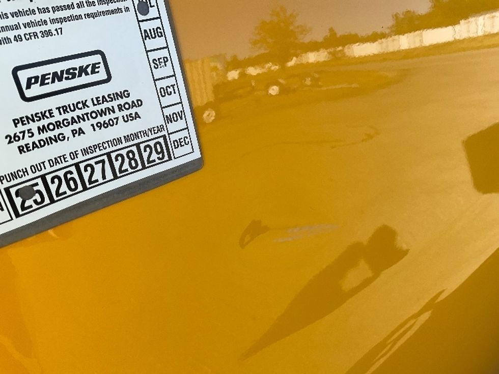 Light Duty Box Truck-Light and Medium Duty Trucks-GMC-2021-Savana G33903-Scarborough-ME-117,466\n\t\tmiles-$ 20,500 - Image 26