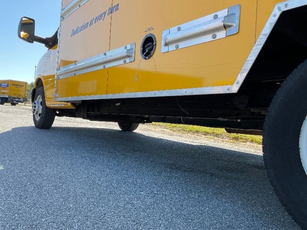 Light Duty Box Truck-Light and Medium Duty Trucks-GMC-2021-Savana G33903-Scarborough-ME-117,466\n\t\tmiles-$ 20,500 - Image 5