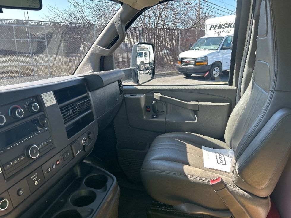 Light Duty Box Truck-Light and Medium Duty Trucks-GMC-2021-Savana G33903-Scarborough-ME-77,146\n\t\tmiles-$ 31,250 - Image 19