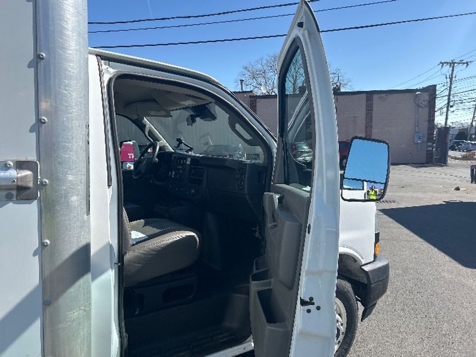 Light Duty Box Truck-Light and Medium Duty Trucks-GMC-2021-Savana G33903-Scarborough-ME-77,146\n\t\tmiles-$ 31,250 - Image 20