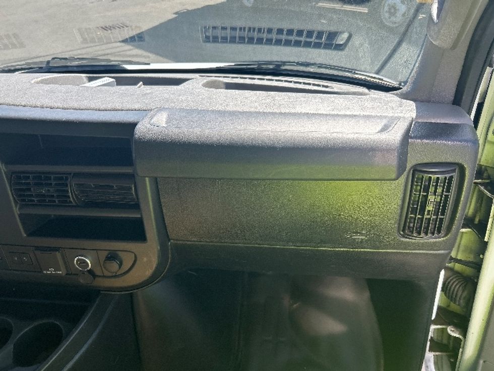 Light Duty Box Truck-Light and Medium Duty Trucks-GMC-2021-Savana G33903-Scarborough-ME-77,146\n\t\tmiles-$ 31,250 - Image 21