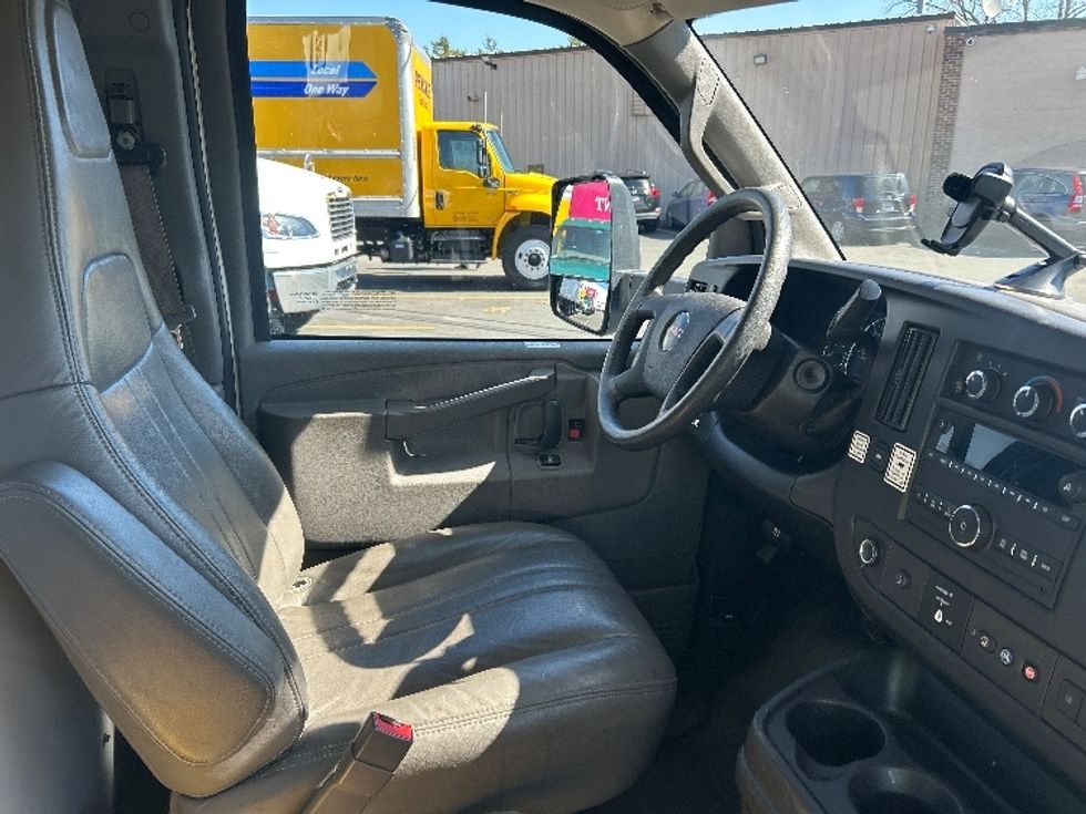 Light Duty Box Truck-Light and Medium Duty Trucks-GMC-2021-Savana G33903-Scarborough-ME-77,146\n\t\tmiles-$ 31,250 - Image 22