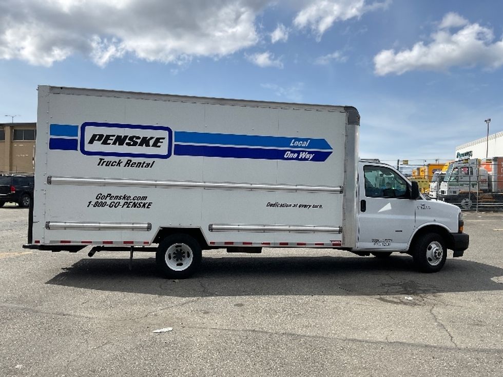 Light Duty Box Truck-Light and Medium Duty Trucks-GMC-2021-Savana G33903-Seattle-WA-106,765\n\t\tmiles-$ 29,000 - Image 15