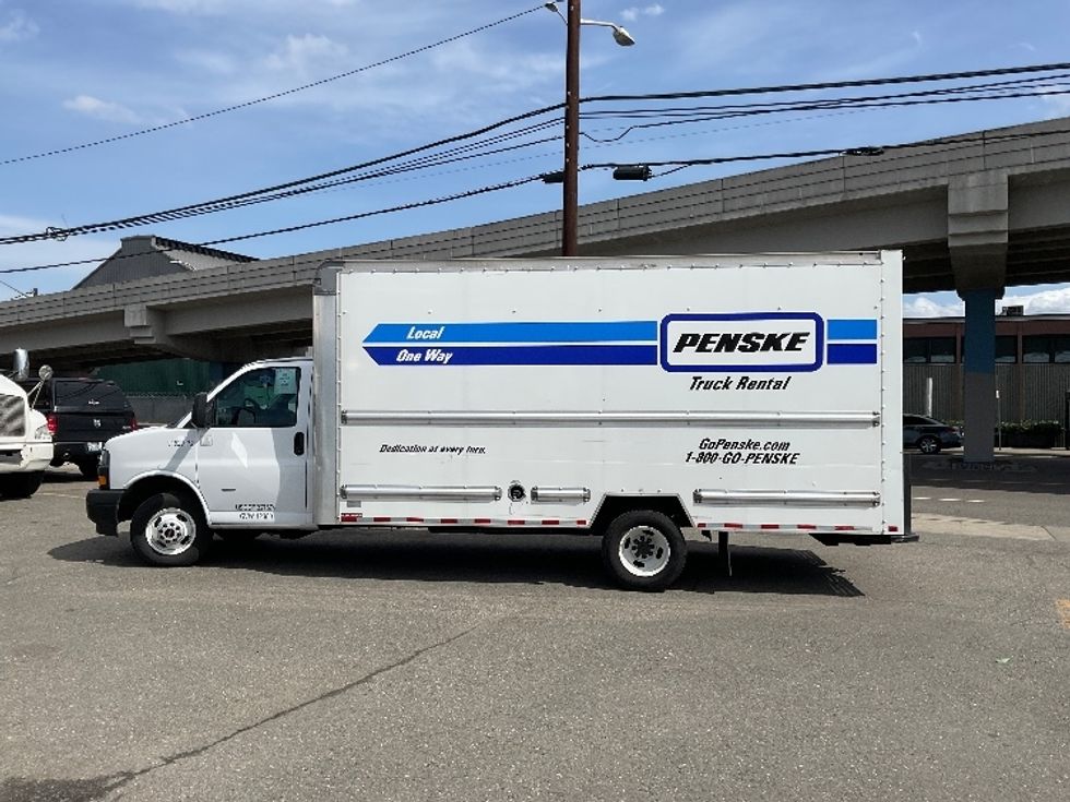 Light Duty Box Truck-Light and Medium Duty Trucks-GMC-2021-Savana G33903-Seattle-WA-106,765\n\t\tmiles-$ 29,000 - Image 4