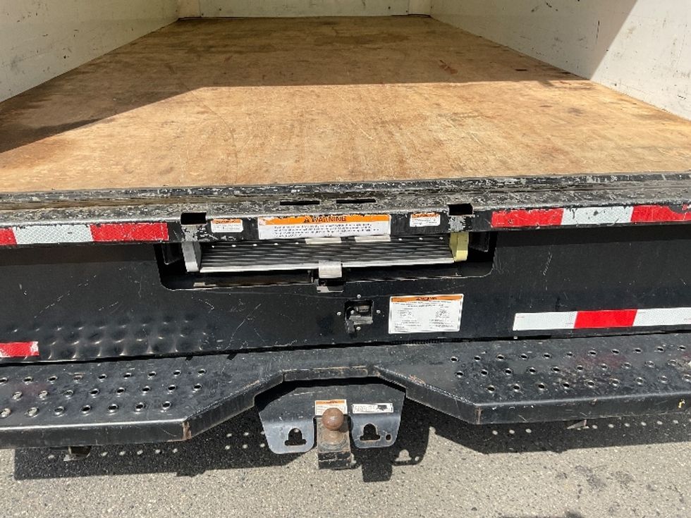 Light Duty Box Truck-Light and Medium Duty Trucks-GMC-2021-Savana G33903-Seattle-WA-106,765\n\t\tmiles-$ 29,000 - Image 9