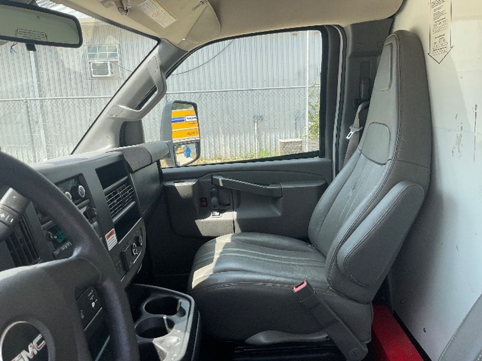 Light Duty Box Truck-Light and Medium Duty Trucks-GMC-2021-Savana G33903-Seattle-WA-127,930\n\t\tmiles-$ 25,250 - Image 15