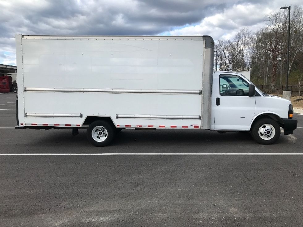 Light Duty Box Truck-Light and Medium Duty Trucks-GMC-2021-Savana G33903-Shreveport-LA-109,030\n\t\tmiles-$ 28,250 - Image 14