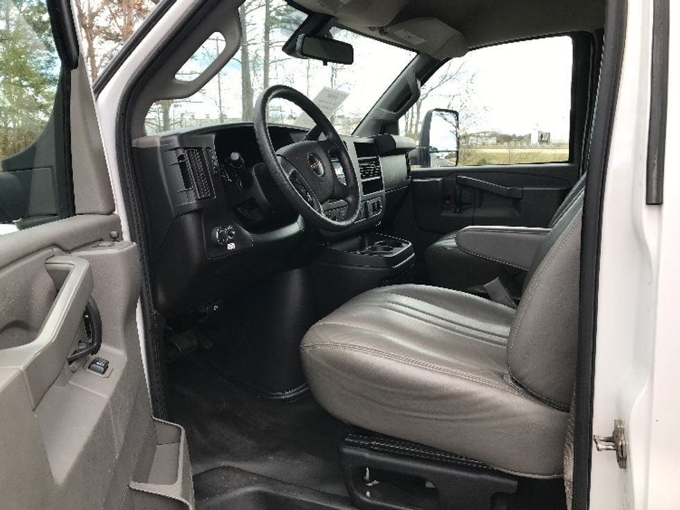 Light Duty Box Truck-Light and Medium Duty Trucks-GMC-2021-Savana G33903-Shreveport-LA-109,030\n\t\tmiles-$ 28,250 - Image 15