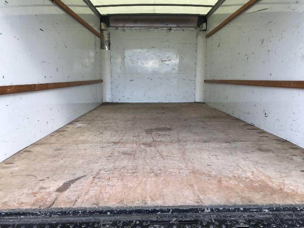 Light Duty Box Truck-Light and Medium Duty Trucks-GMC-2021-Savana G33903-Shreveport-LA-109,030\n\t\tmiles-$ 28,250 - Image 9
